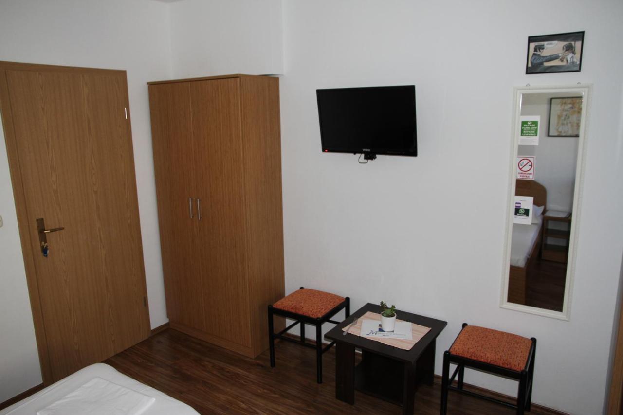Obradovic Rooms & Apartments Makarska Exterior photo