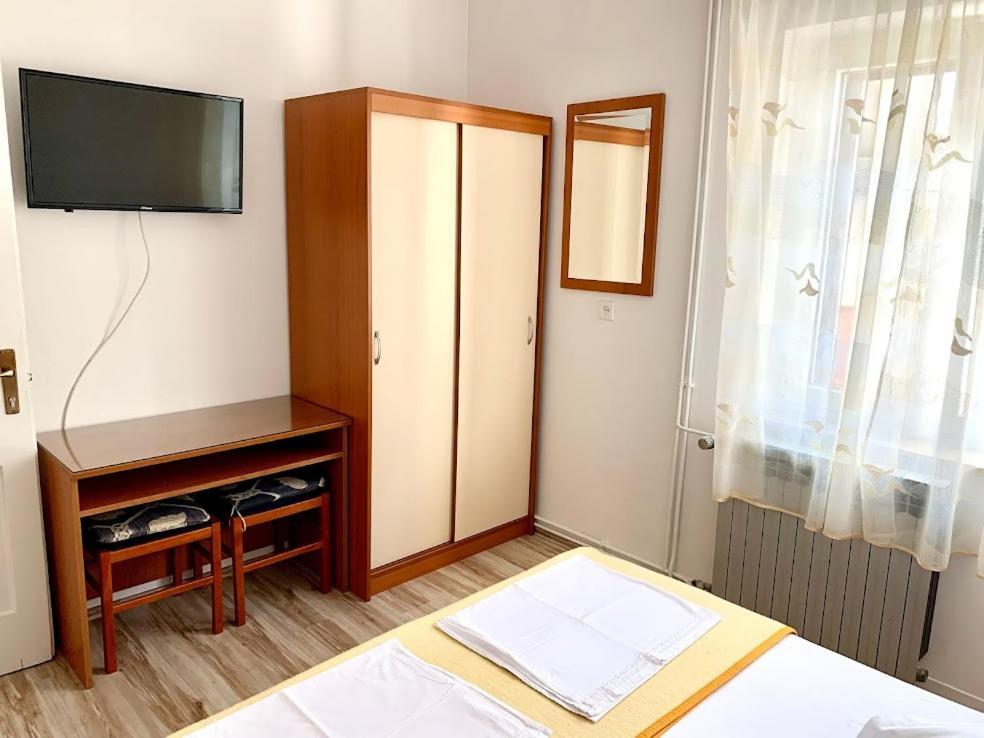 Obradovic Rooms & Apartments Makarska Exterior photo